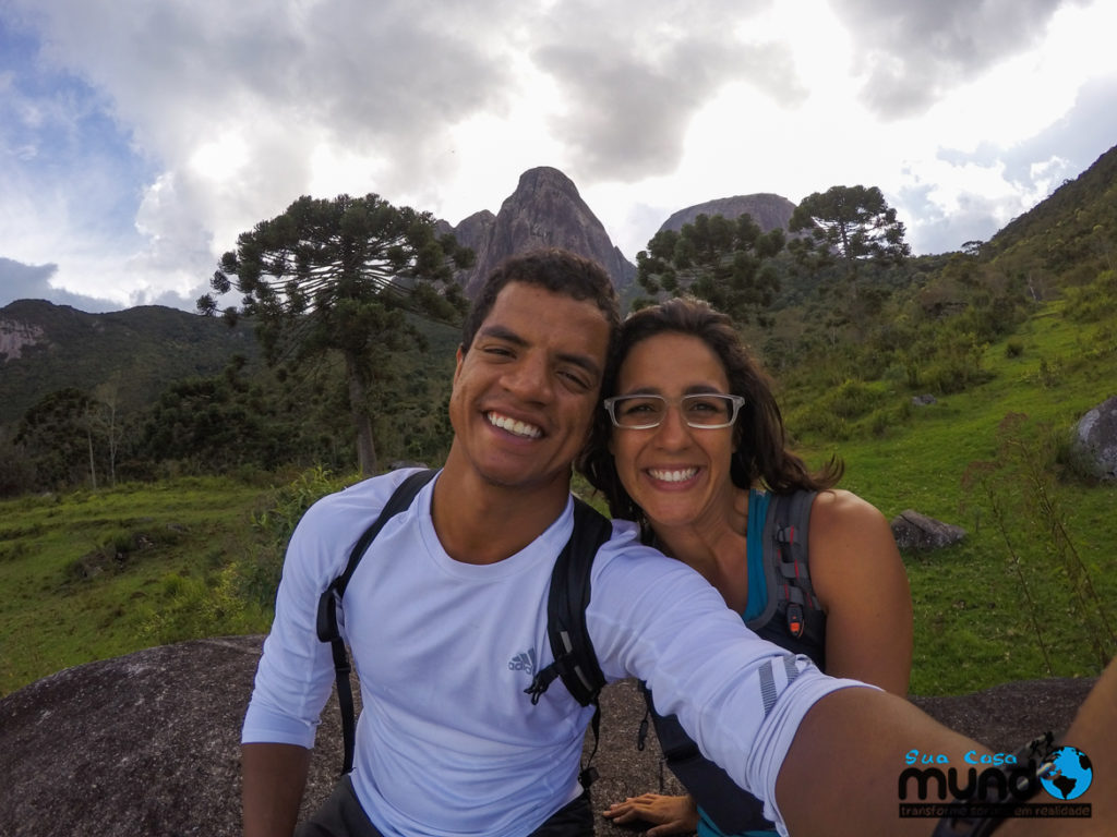 Edinho e Bia no Parque Estadual dos Três Picos.